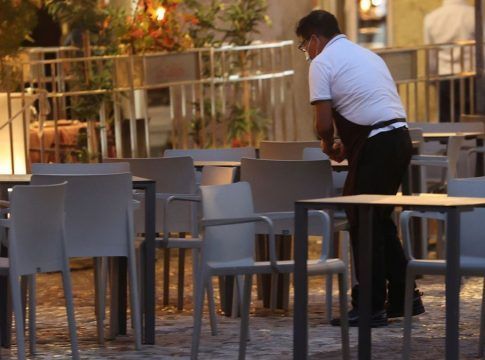 Crece el desempleo en Canarias en el mes de julio, aunque sigue siendo menor que en 2021