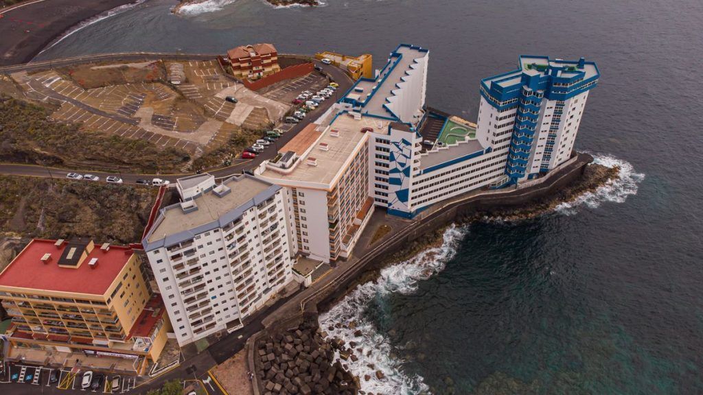 Torres subraya que tener las transferencias en costas permitirá a Canarias conseguir un desarrollo “armónico y legal”