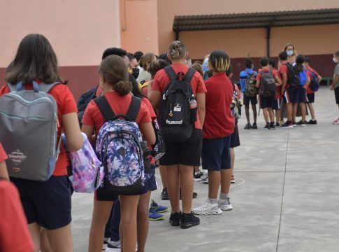 Adiós a los grupos burbuja en los colegios: tampoco habrá en los comedores