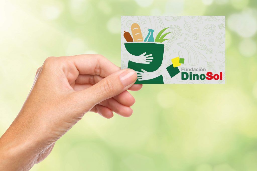 100 familias canarias reciben apoyo a través del programa de ayuda de la Fundación DinoSol