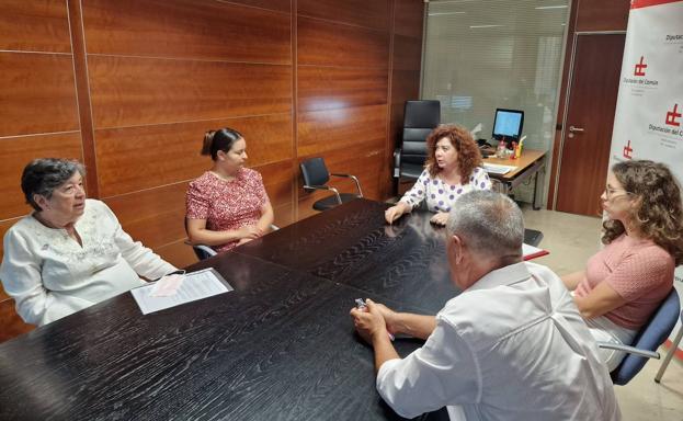 Denuncian esperas de dos meses para operar de cáncer de mama
