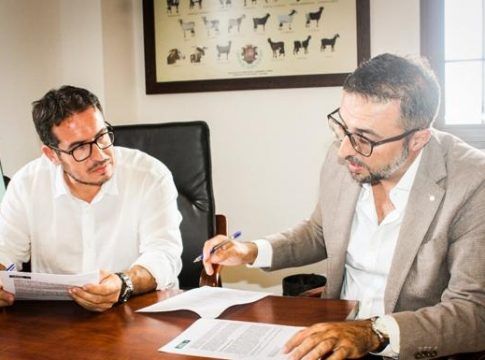 Convenio para cuidar y hacer promoción del queso majorero