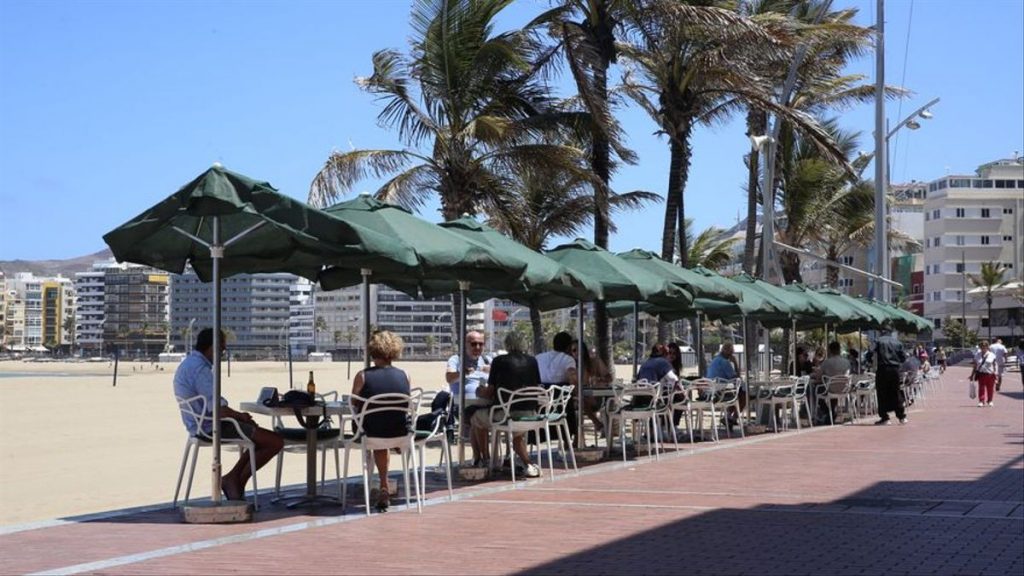 Las ventas del sector servicios en Canarias en julio subieron un 33,6% con respecto a hace un año
