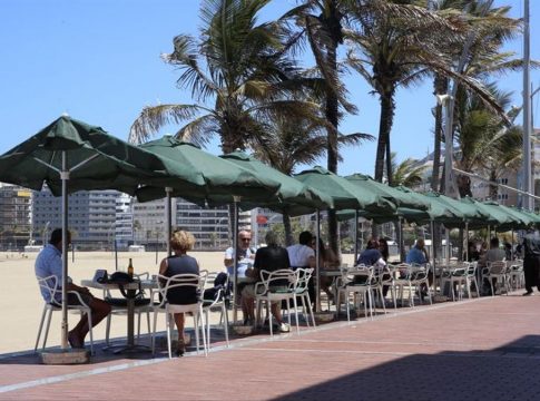 Las ventas del sector servicios en Canarias en julio subieron un 33,6% con respecto a hace un año