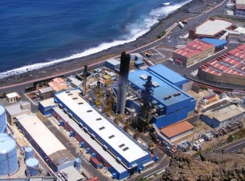 Endesa trabaja en 200 incidencias eléctricas en Canarias por la depresión tropical