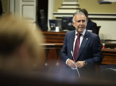 Torres abre la puerta a que expresidentes canarios cobren un sueldo