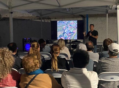 El área de Urbanismo, dirigida por el concejal Tarsis Morales, presenta el proyecto de remodelación de la plaza de San Jerónimo a los vecinos del barrio