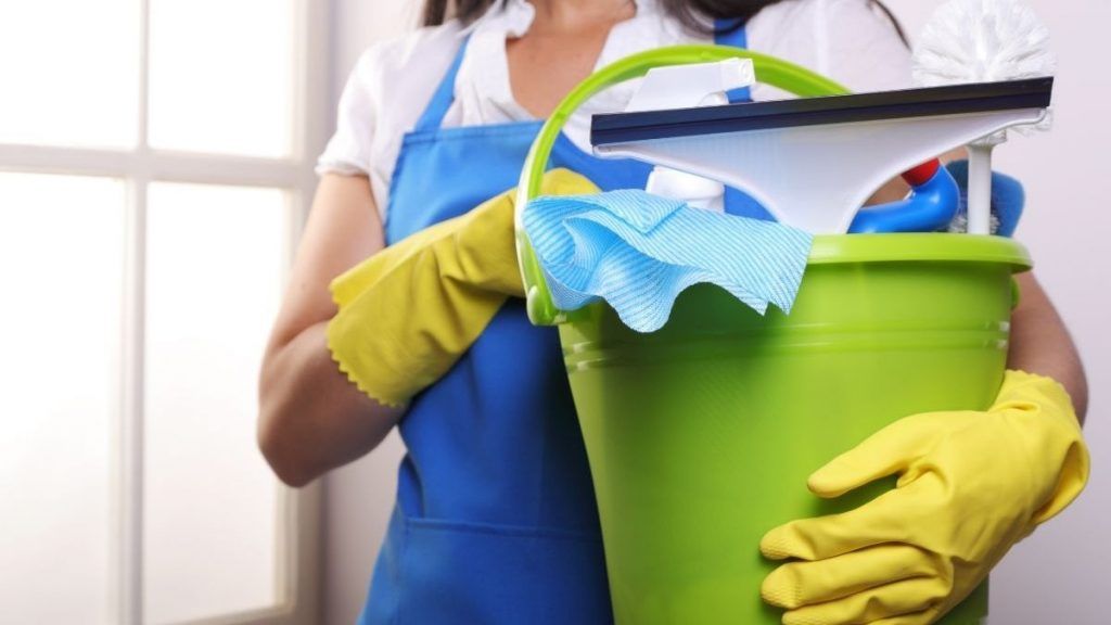 Casi 10.000 personas cotizan en Canarias como empleadas del hogar