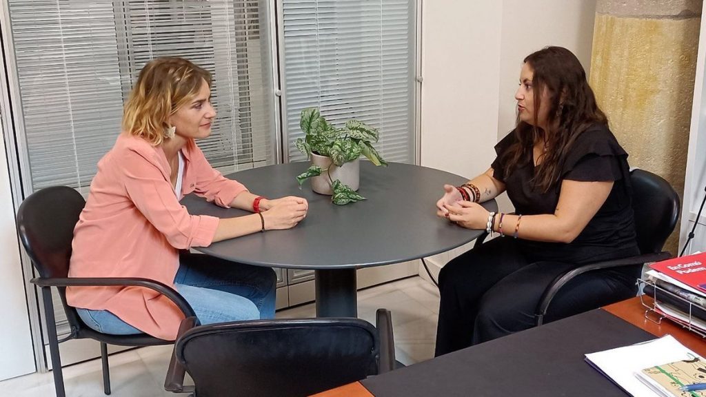 Podemos Canarias explora en Barcelona la ecotasa y modelos turísticos de futuro