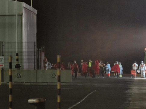 Más de 160 migrantes llegan a Canarias en las últimas horas 