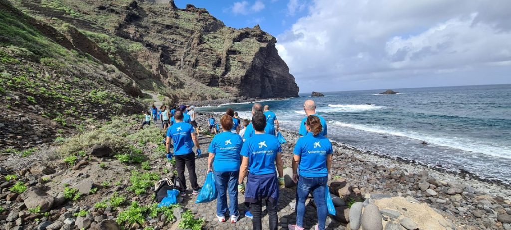 Más de 300 voluntarios se movilizan en la celebración de la Semana Social de CaixaBank en Canarias
