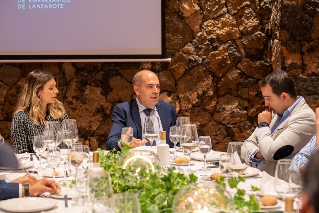 Lorenzo Amor analiza con el Círculo de Empresarios de Lanzarote el panorama socioeconómico de Canarias