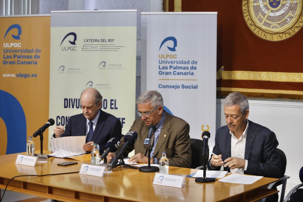 La ULPGC, el Consejo Social y el Círculo de Empresarios de Gran Canaria firman el convenio de la Cátedra del REF