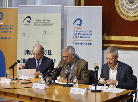 La ULPGC, el Consejo Social y el Círculo de Empresarios de Gran Canaria firman el convenio de la Cátedra del REF