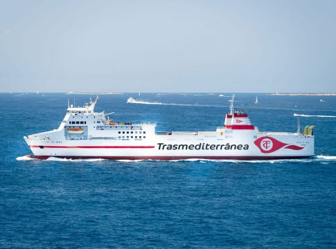<strong>Naviera Armas Trasmediterránea programa un servicio directo entre Santa Cruz de Tenerife y Santa Cruz de La Palma</strong>
