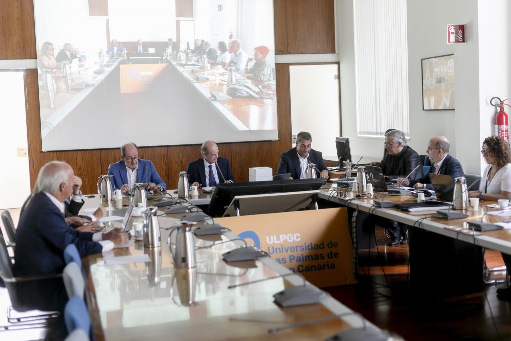 El Consejo Social de la ULPGC propone una reducción de Departamentos que supondría mejor eficiencia y un ahorro de 500.000 euros