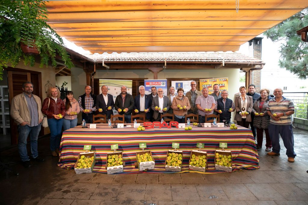 SPAR Gran Canaria firma el 1er convenio para la comercialización de la manzana reineta de Valleseco