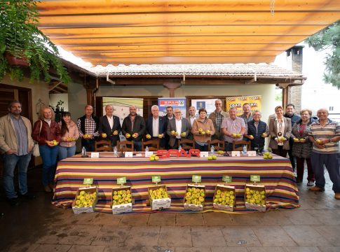SPAR Gran Canaria firma el 1er convenio para la comercialización de la manzana reineta de Valleseco