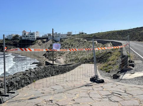 <strong>Arico limita el acceso a la zona de playa de La Punta de Abona afectada por los desprendimientos de este domingo</strong>