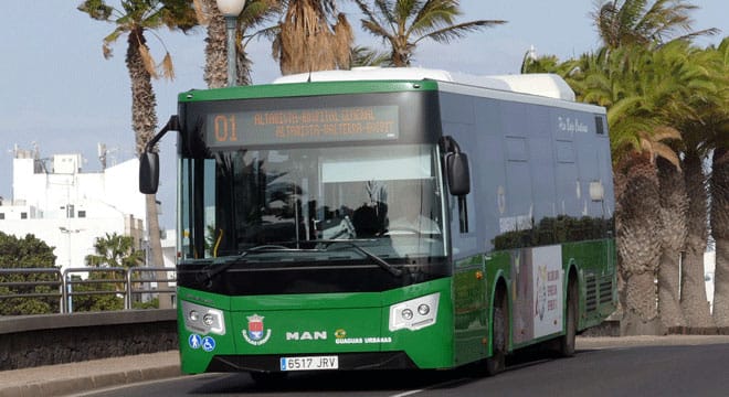 Arrecife inicia la adquisición de otras dos guaguas 100% eléctricas para el transporte regular de pasajeros