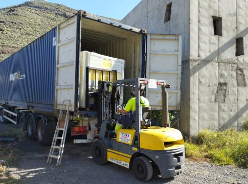 El Cabildo de La Gomera y Ecoembes mejoran la recogida selectiva en la isla con 44 nuevos contenedores amarillos y azules