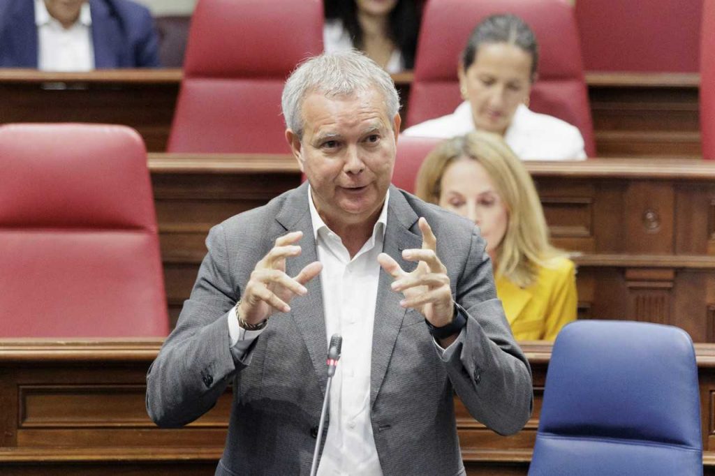 El consejero Franquis anuncia la construcción de más de 900 viviendas para ponerlas en alquiler a precios asequibles