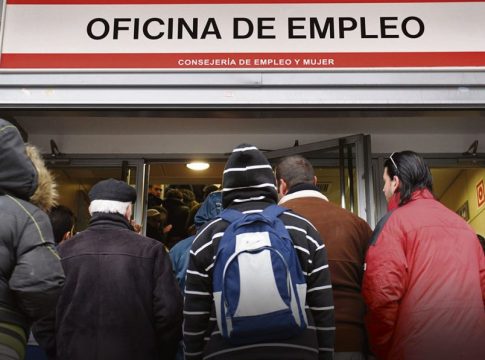 <strong>El paro se ralentiza en Canarias </strong>