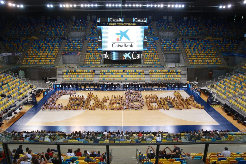 <strong><em>El Club Baloncesto Gran Canaria presenta a sus 26 equipos de cantera con el respaldo de CaixaBank</em></strong>