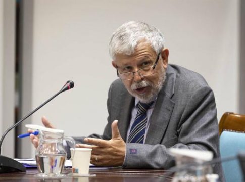 Morales, catedrático de Geografía: «La sobrecarga de población en Canarias me aterra»