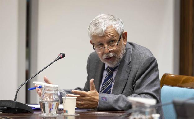 Morales, catedrático de Geografía: «La sobrecarga de población en Canarias me aterra»