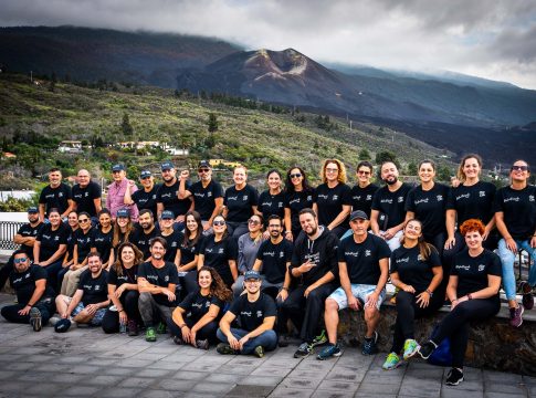 Fundación DISA se desplaza hasta La Palma para ayudar con la retirada de cenizas