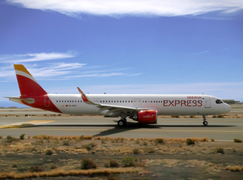Iberia Express incrementa un 19% sus vuelos a Canarias este invierno con respecto a la misma temporada de 2019