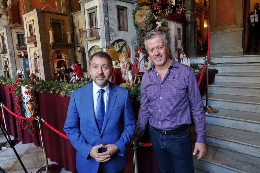 Santa Cruz de Tenerife instala un Belén inspirado en paisajes y tradiciones en la entrada del Palacio Municipal