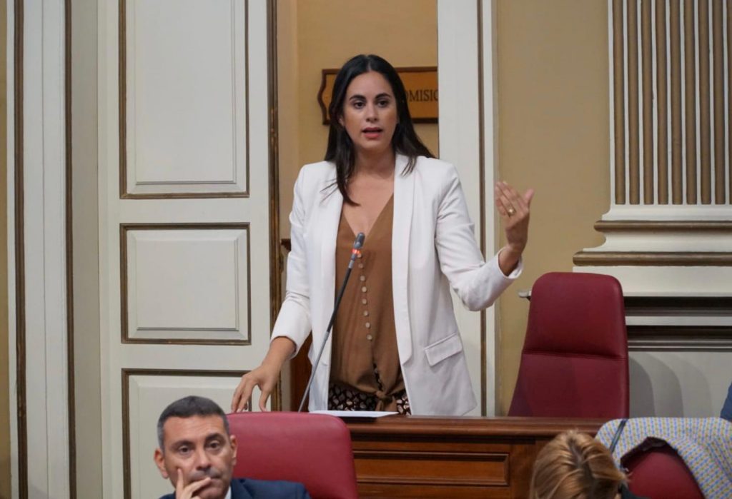 Vidina Espino denuncia que Torres y Rodríguez gasten en sus asesores dos millones más que en la atención temprana a niños