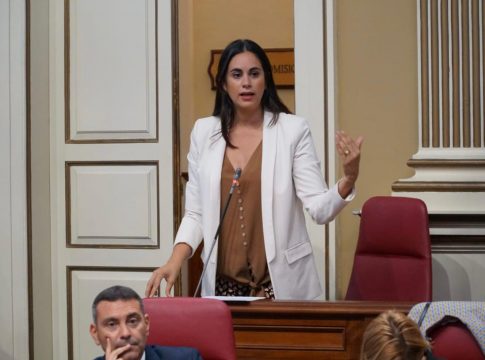 Vidina Espino denuncia que Torres y Rodríguez gasten en sus asesores dos millones más que en la atención temprana a niños
