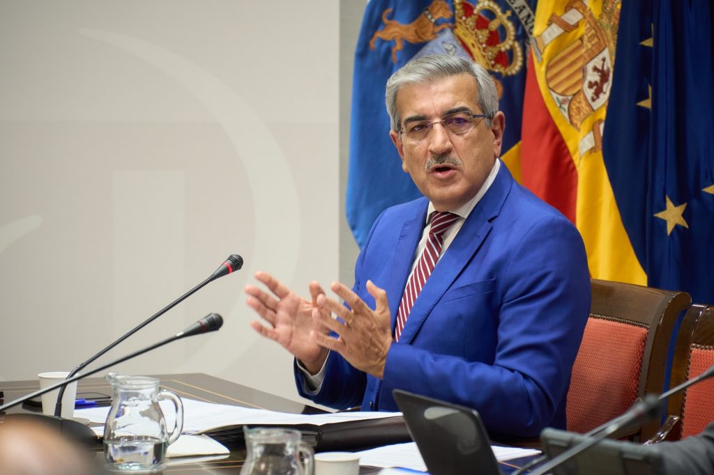 Hacienda prorroga seis meses la devolución del 99,9% del impuesto de combustible a transportistas y sector primario