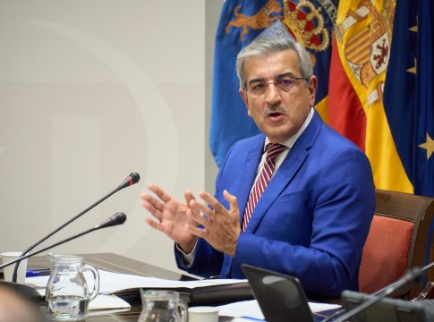 Hacienda prorroga seis meses la devolución del 99,9% del impuesto de combustible a transportistas y sector primario