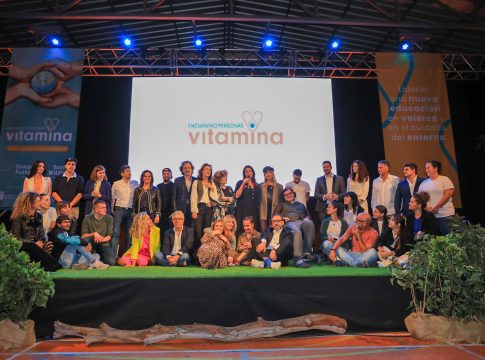 Éxito del primer encuentro de personas vitaminas con lleno total de asistentes