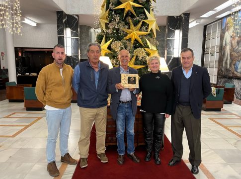 <strong>Asnáutica rinde homenaje al empresario Erasmo Cabrera</strong>