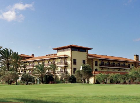Enrique Tiscar: “A Elba Palace Golf ha vuelto la normalidad turística”
