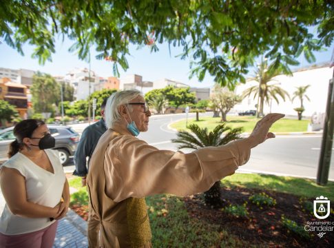 Candelaria adquiere los bocetos del mural urbano y la serie “Luz del peregrino” que el artista Pepe Dámaso creó para La Villa