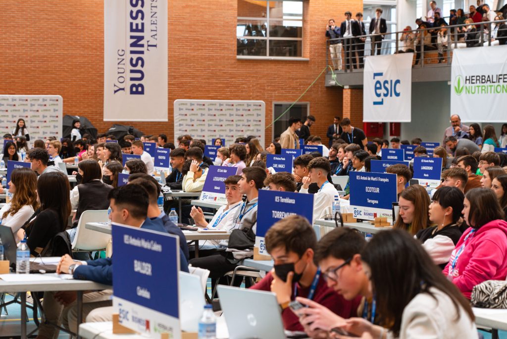 Más de 180 jóvenes canarios luchan por ser los mejores empresarios del país en la competición Young Business Talents