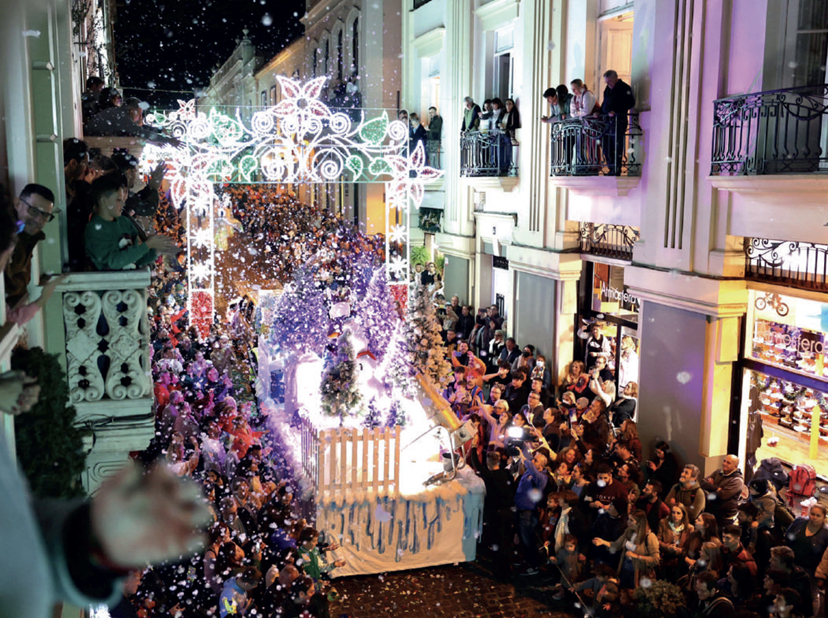 Más de 25.000 personas disfrutaron de la espectacular cabalgata de Reyes en La Orotava
