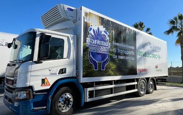 Mercadona, primera empresa en hacer distribución urbana de mercancías con tractores eléctricas