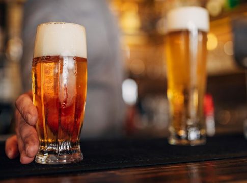 Los adolescentes canarios se inician en el consumo de alcohol y tabaco con 14 años, y de cannabis, con 15
