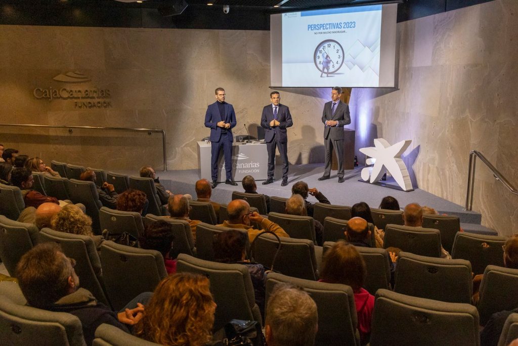 <strong><em>CaixaBank Banca Privada se reúne con clientes de Tenerife para analizar la situación económica y las perspectivas de 2023  </em></strong>