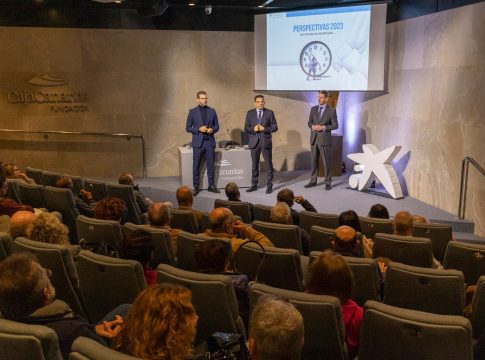 <strong><em>CaixaBank Banca Privada se reúne con clientes de Tenerife para analizar la situación económica y las perspectivas de 2023  </em></strong>