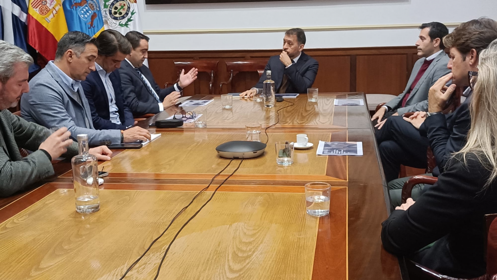 <strong>El Ayuntamiento de Santa Cruz de Tenerife se incorpora al clúster de sostenibilidad canario para lograr cero emisiones en el sector turístico </strong>