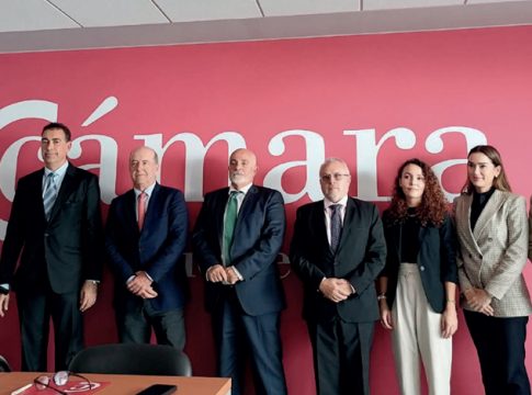 La CCE y la Cámara de Comercio de Fuerteventura firman el primer Convenio de Colaboración para aunar esfuerzos<br>y facilitar la actividad económica y el fortalecimiento de la empresa