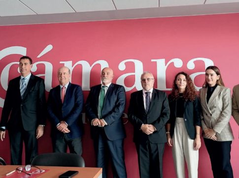 La CCE y la Cámara de Comercio de Fuerteventura firman el primer Convenio de Colaboración para aunar esfuerzos<br>y facilitar la actividad económica y el fortalecimiento de la empresa